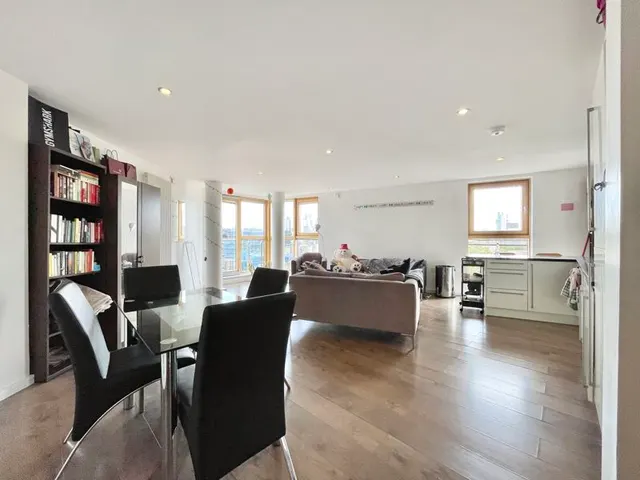 Borough Road, London SE1 0AJ, photo 1