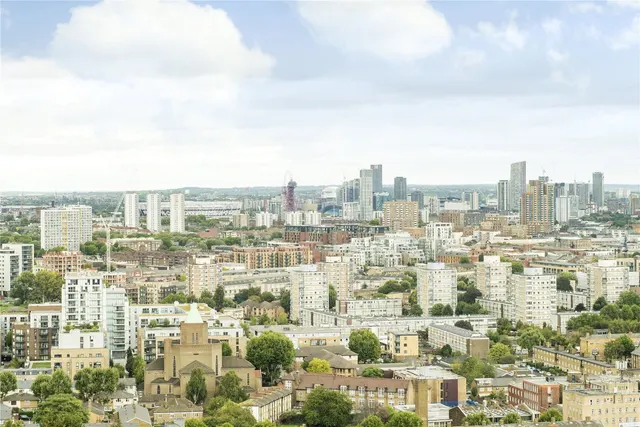 Hertsmere Road, London, E14, photo 3