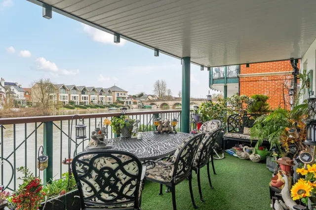 Ray Mead Road, Maidenhead, SL6, photo 1
