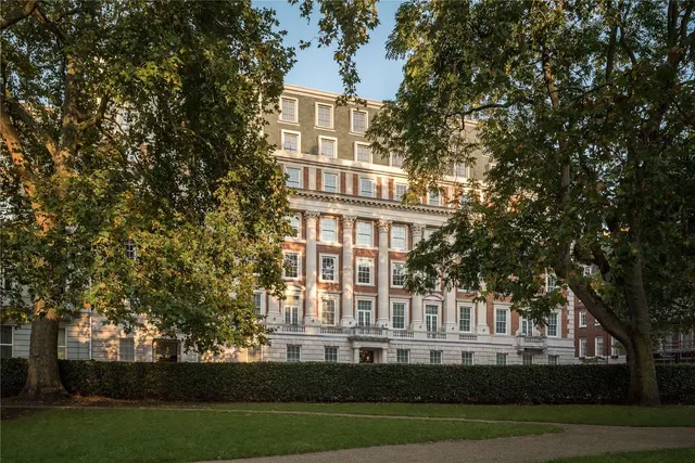 Photo 3 — 1 Grosvenor Square, Mayfair, London, W1K 4BN