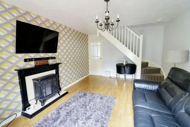 Newhall Crescent, Cannock, photo 2