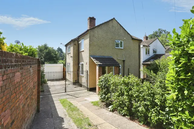Freemantle Common Road, Bitterne, Southampton, photo 1