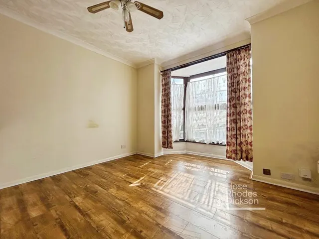 Weston Road, Cowes, PO31, photo 2