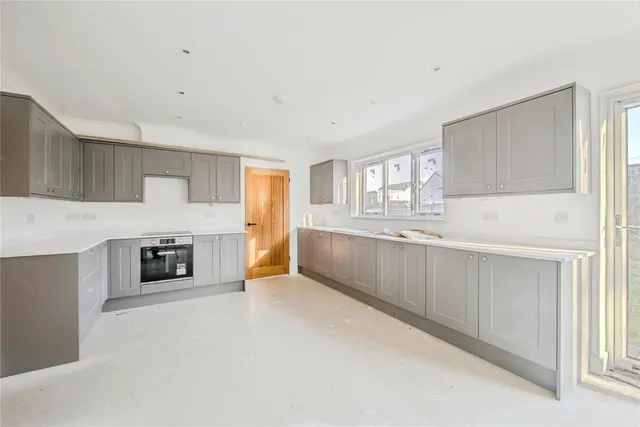 Barn Hill Lane, New Inn, SA39, photo 3