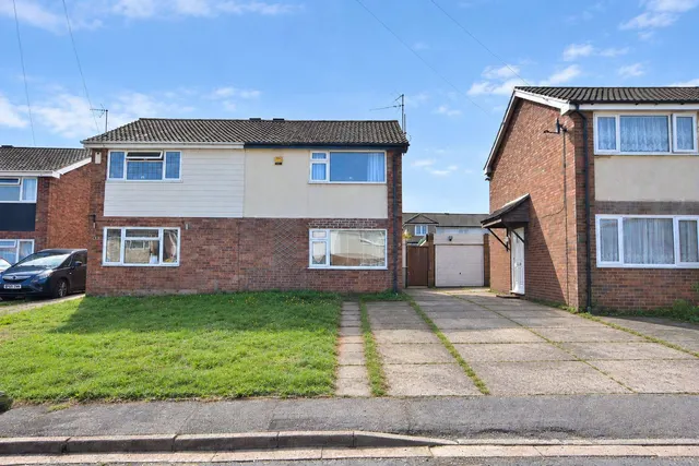 Franciscan Close, Rushden, NN10, photo 1