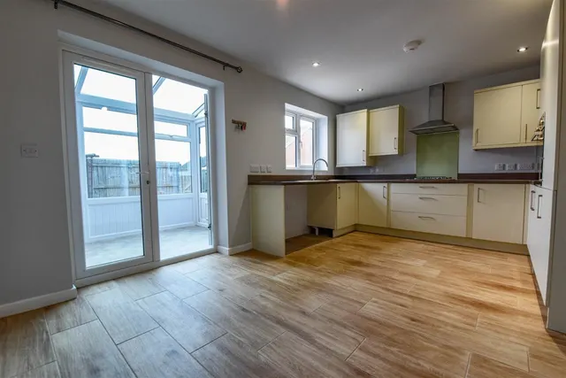 Gloucester Road, Newtown, GL13, photo 2