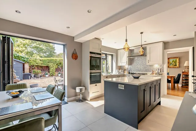 Photo 2 — Saturn Croft, Winkfield Row, Bracknell, Berkshire, RG42 6PA