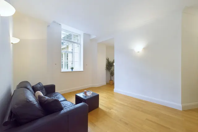 Belvedere Road, London, SE1, photo 1