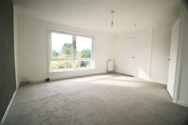 Photo 3 — Cedar Road, Cumbernauld, G67 3AS