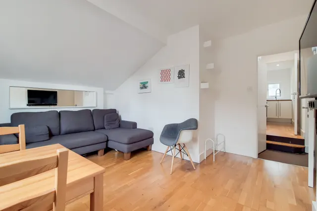 Photo 2 — Flat 6, 60-62, Holloway Road, London