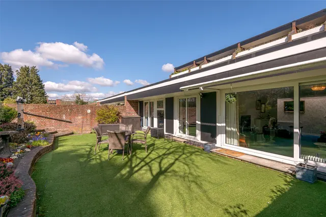 Bancroft Court, Reigate, RH2, photo 1