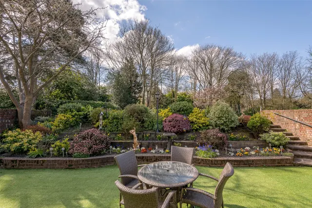 Bancroft Court, Reigate, RH2, photo 3