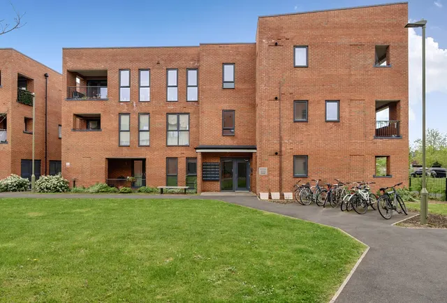 William Morris Close, Oxford, OX4 2DE — photo 1