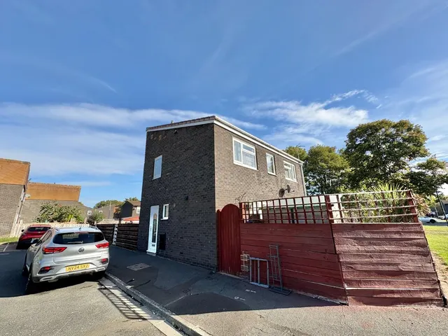 Loraine Walk, Newton Aycliffe, DL5, photo 1