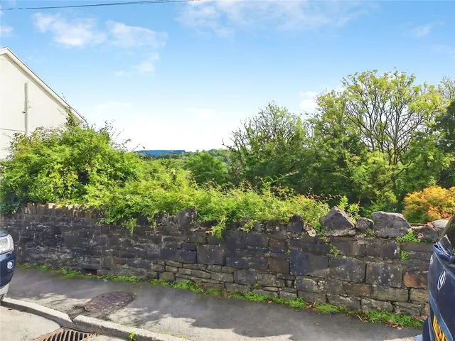 land, New Road, Ynysmeudwy, SA8