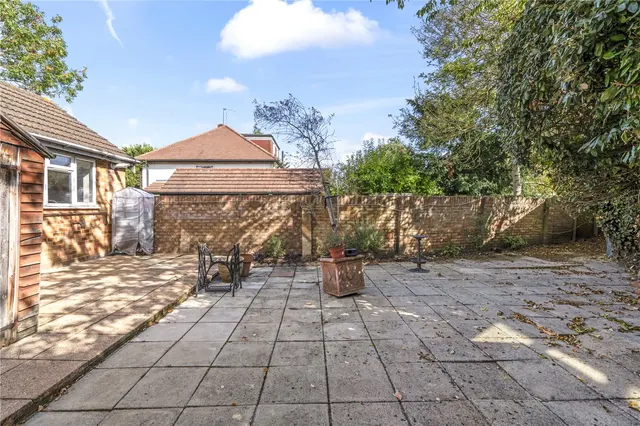 Willow Way, Twickenham, TW2, photo 2