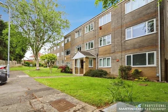Photo 2 — Wentloog Close, Rumney