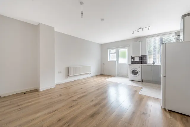 Photo 2 — Homesdale Road, Bromley, BR1