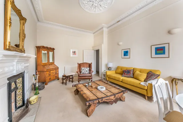 Photo 2 — Flat 1, 6 Colville Houses, Talbot Road, London