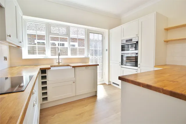 Hurston Close, Findon Valley, BN14, photo 3