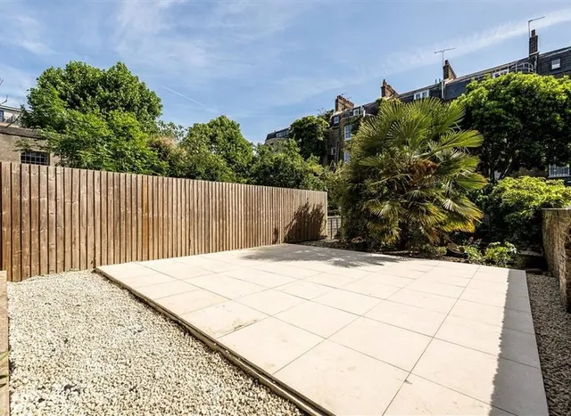 Photo 2 — Camberwell Road, Camberwell, SE5