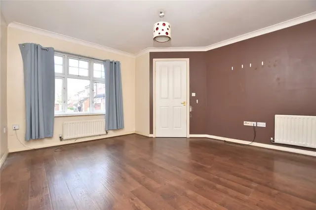 Tavistock Park, Leeds, LS12, photo 2