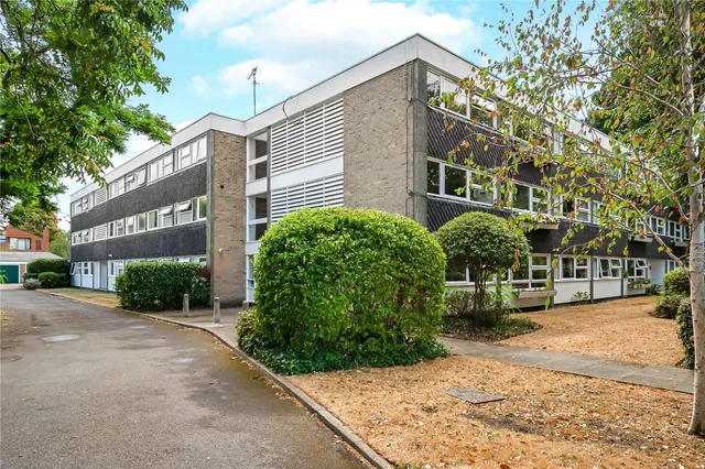Wellesley Road, Twickenham, TW2, photo 1