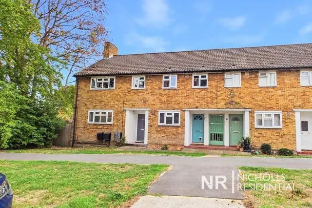 Mansfield Road, Chessington, KT9, photo 1