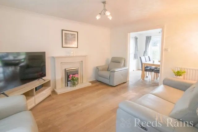 Lyneal Avenue, Great Sutton, CH66, photo 2
