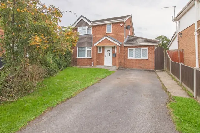 Lyneal Avenue, Great Sutton, CH66, photo 1