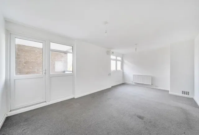 Woodcote Road, Wallington, SM6, photo 1