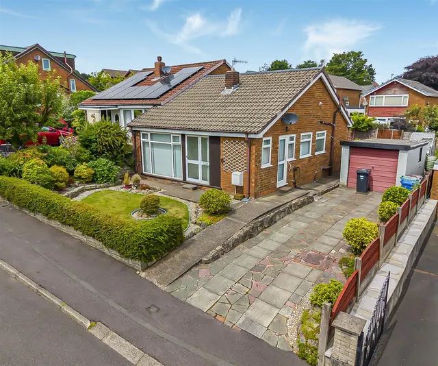 Croft Drive, Tottington, Bury, BL8 3HT, photo 1