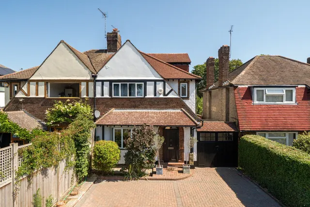 Kidbrooke Park Road, SE3, photo 1