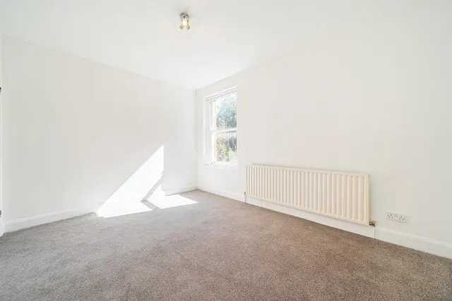 Photo 2 — Sydenham Avenue, SE26