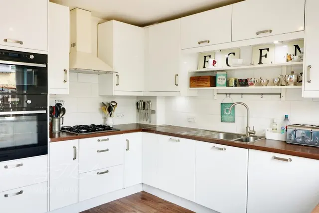 Napier Avenue, E14, photo 1