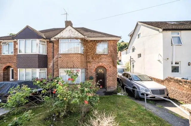 Chairborough Road, High Wycombe, HP12, photo 1