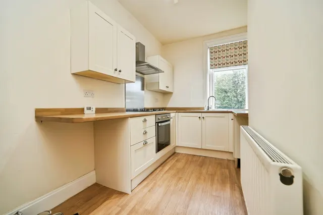 Photo 2 — East View, Yeadon, Leeds