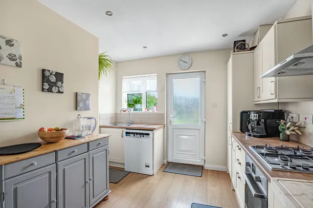 Mirfield Road, Witney, OX28, photo 3