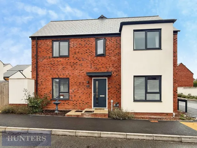 Bronze Drive, Exeter, EX1, photo 1