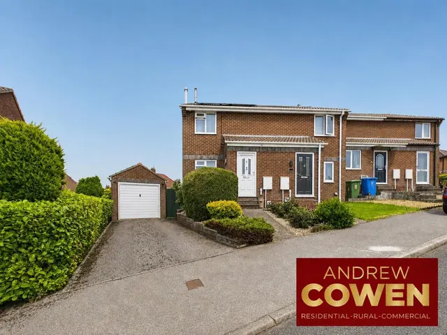 Redcliffe Gardens, Scarborough YO12 6SU, photo 1