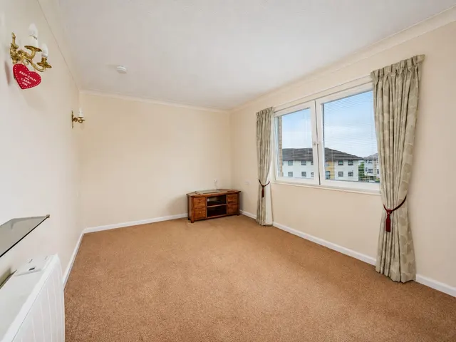 Photo 3 — Hometay House, 2 High Street, Monifieth, DD5 4BN
