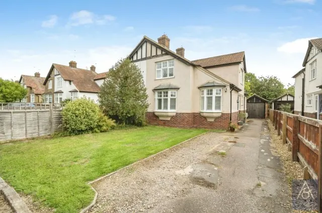 3 bedroom house, Gawcott Road, Buckingham, MK18