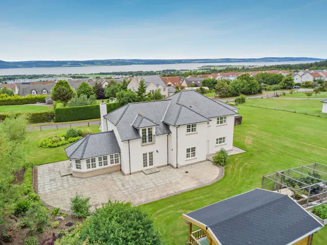 Photo 3 — Heights of Woodside, Westhill, Inverness, Highland, IV2 5TH