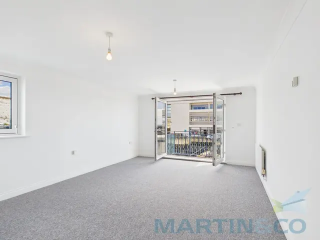 Photo 2 — Copenhagen Court, Brighton Marina