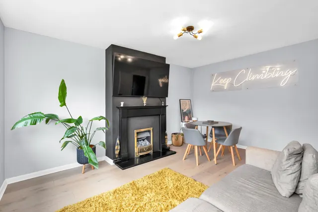 Photo 3 — Prospect Road, Farnborough, GU14 8LA