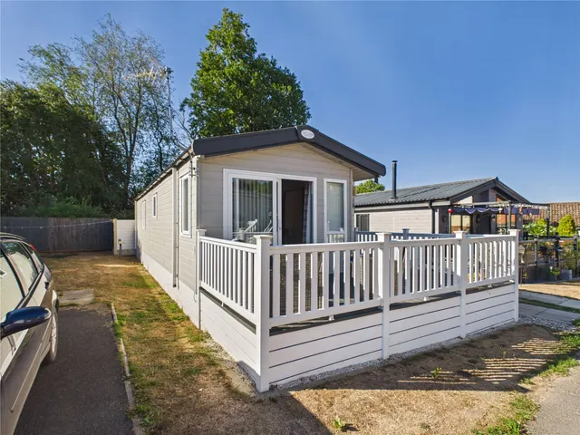 Straight Road, East Bergholt, CO7, photo 1