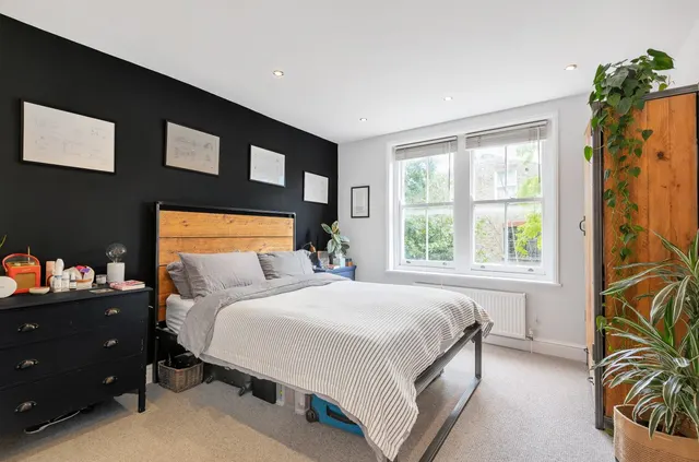 Photo 3 — Norfolk House Road, Streatham, London, SW16