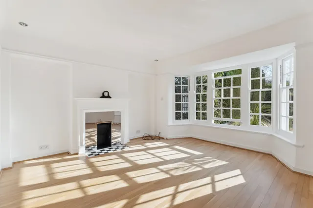 Uxbridge Road, Pinner, HA5, photo 2