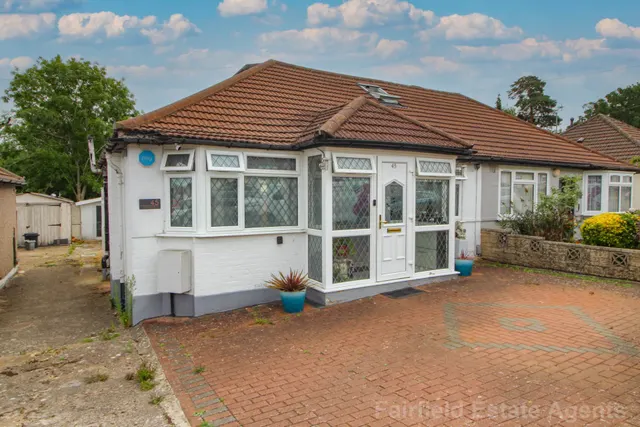 Compton Place, Watford, Watford, WD19 5HF, photo 1