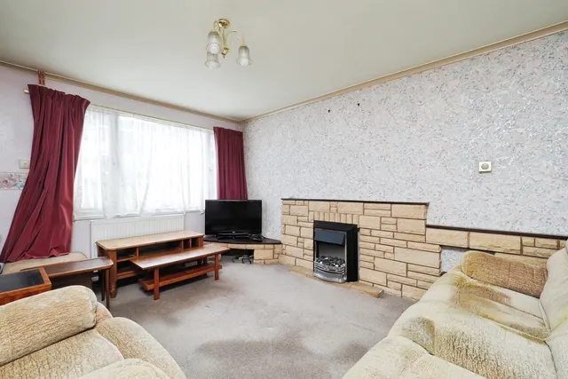 Photo 3 — Eskdale Drive, Beeston, Nottingham, Nottinghamshire, NG9